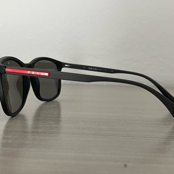 Men’s Prada SPS 01T sunglasses - Picture 4 of 6